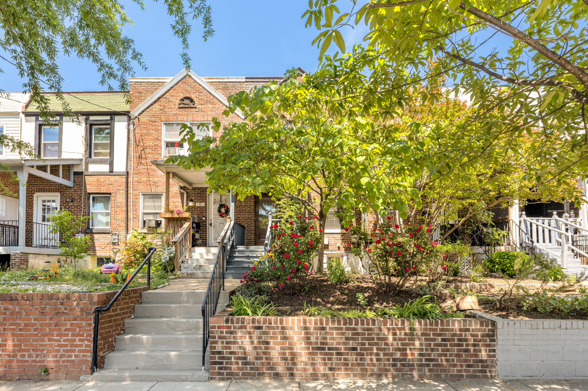 908 Girard Street NE_Exterior 2